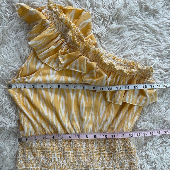 Saylor Carren One-Shoulder Yellow White Ikat smocked Cotton Mini Dress size M - Picture 7 of 10